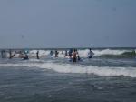 【海水浴】波崎海水浴場では、子どもでもボディーボードで波に乗る！の写真のサムネイル写真15