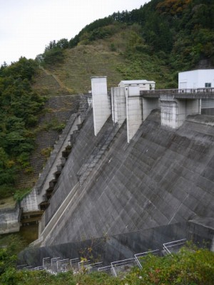 合角ダムの写真2