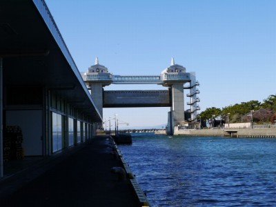 大型展望水門「びゅうお」の写真